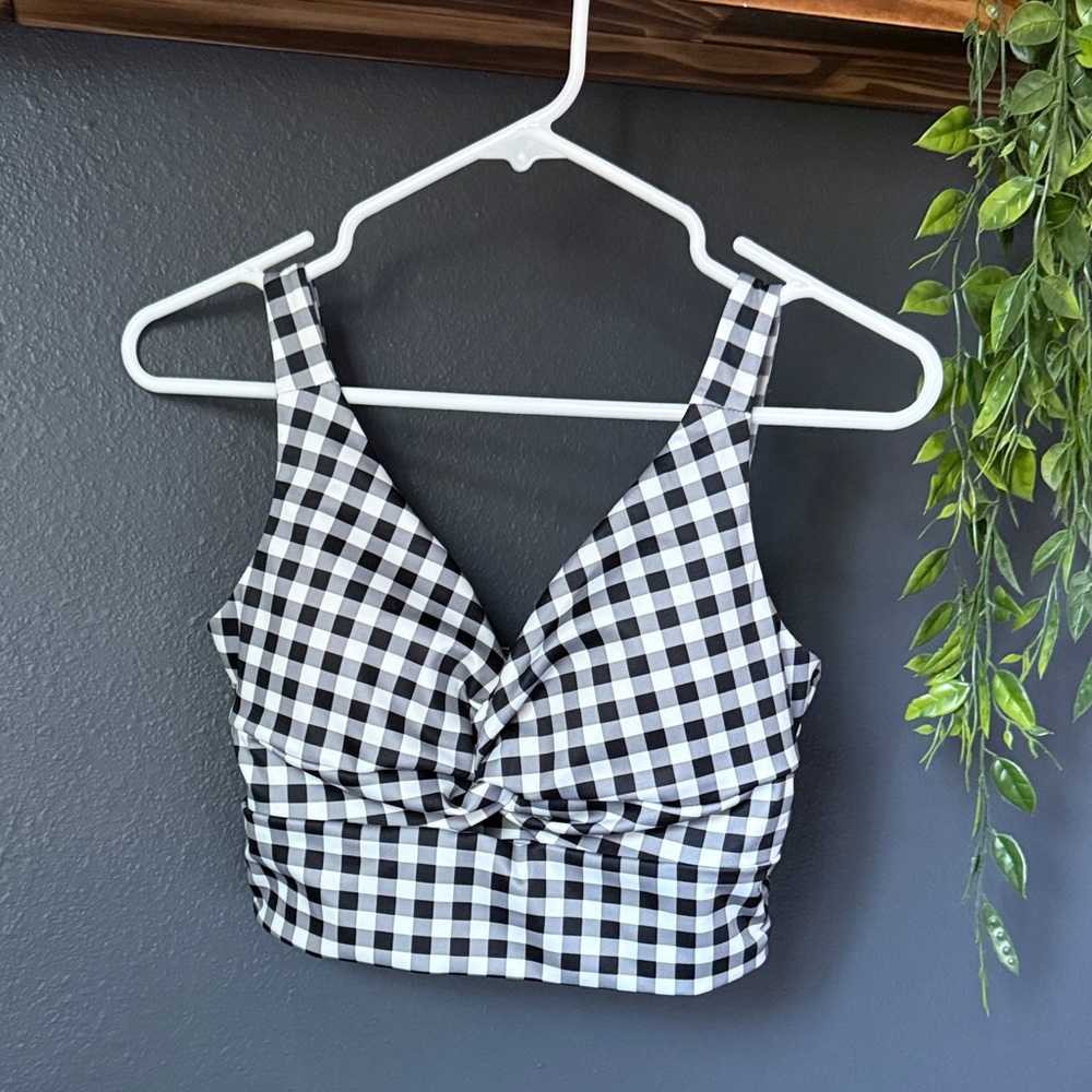 Halara Black and White Checkered Women's Top with Cut Out